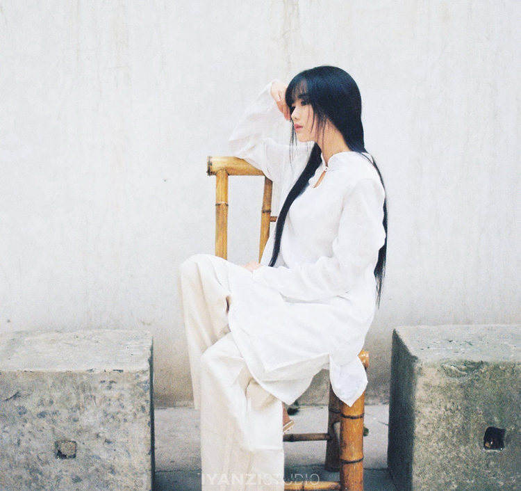 美人如花隔云端