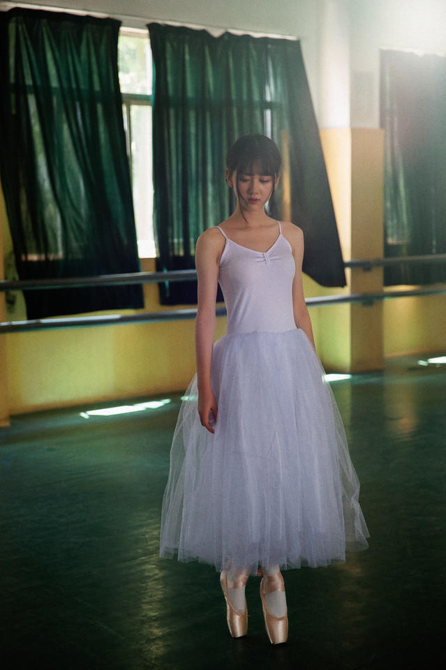 清新的芭蕾舞女孩