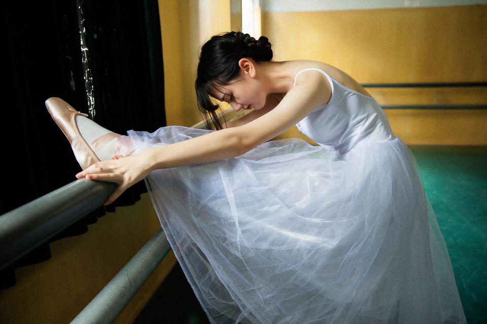 清新的芭蕾舞女孩