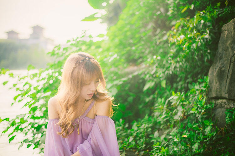 充满灵动的少女