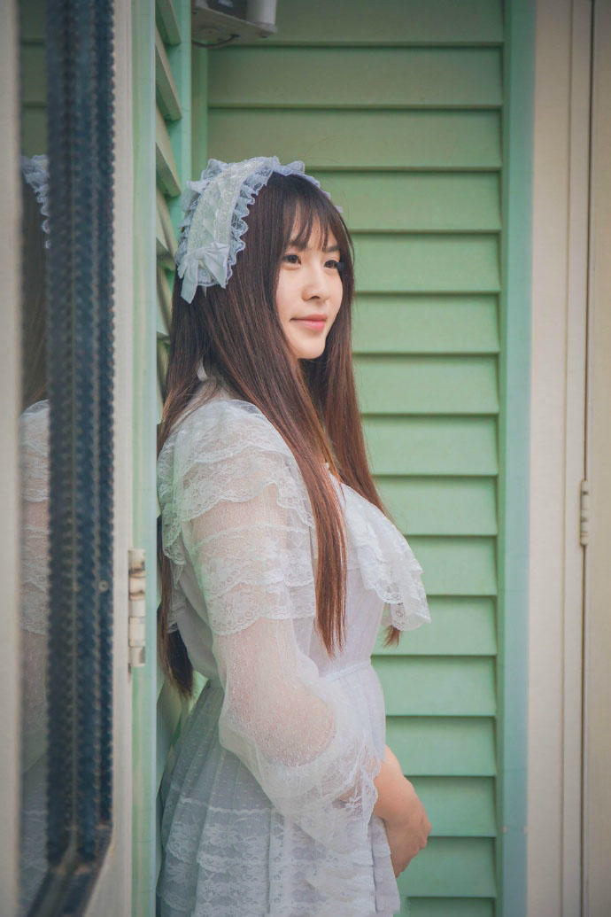 少女的甜美微笑