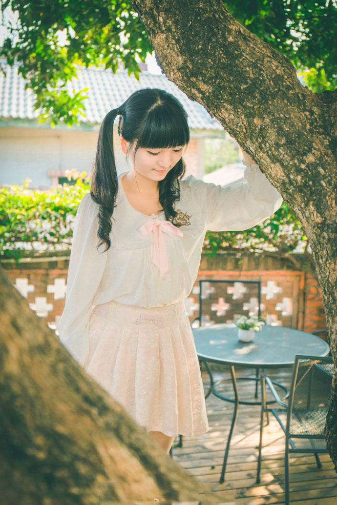 可爱少女的清新夏日