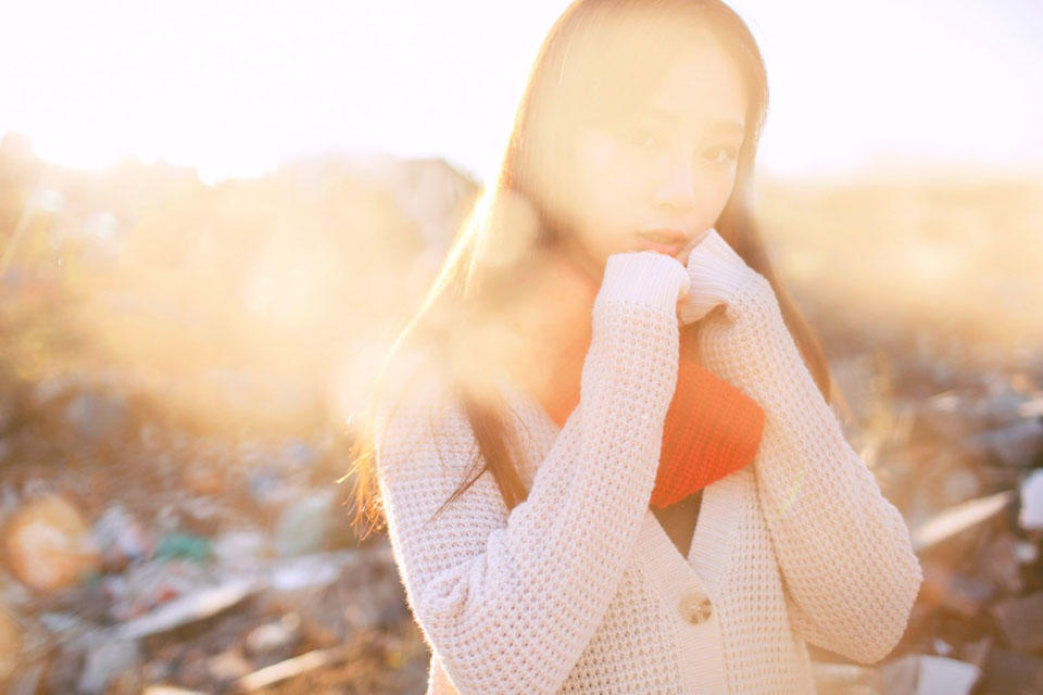 逆光下的甜美诱惑