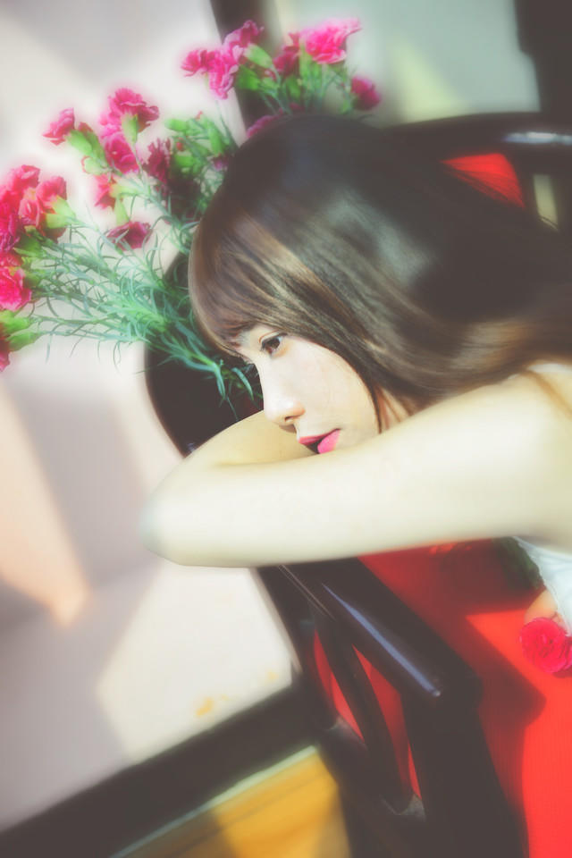 恬静女孩的梦幻美