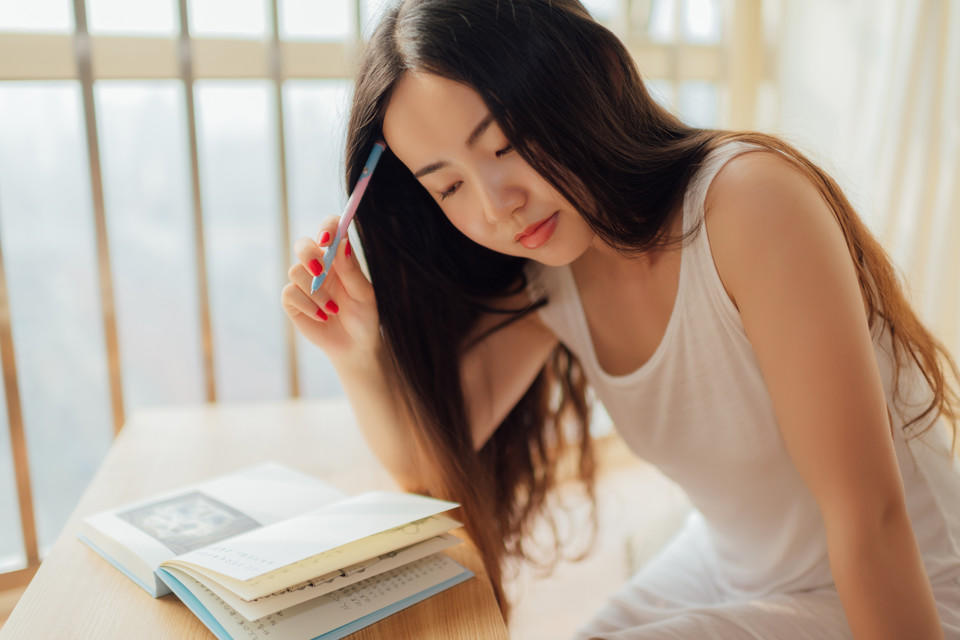 长发恬静私房美眉