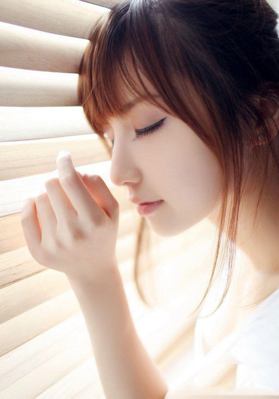 美丽典雅的女孩