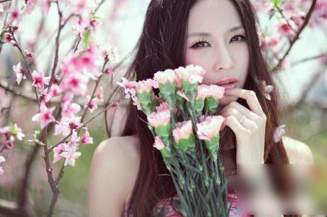 桃花庵里桃花人