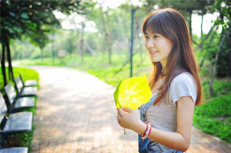 周末阳光下的可爱