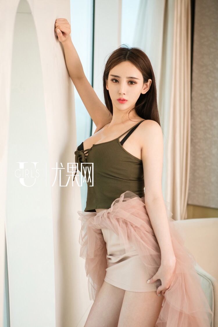 优果网瓜子脸美胸美女