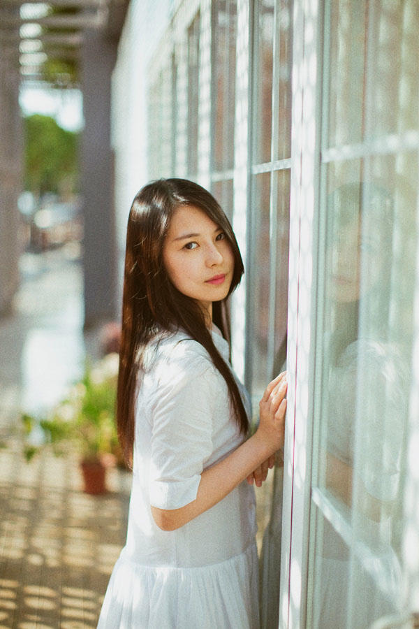 咖啡馆的纯美少女