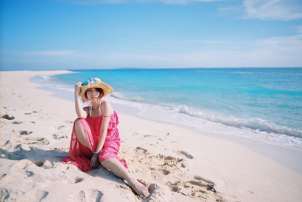 夏日里的艳丽美女