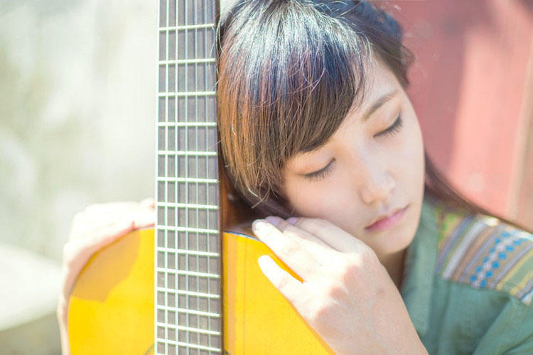 吉他少女