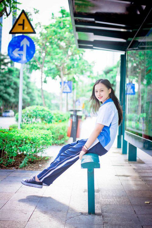 夏末等待开学的小花蕊