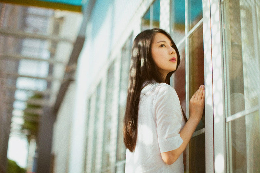 咖啡馆的纯美少女