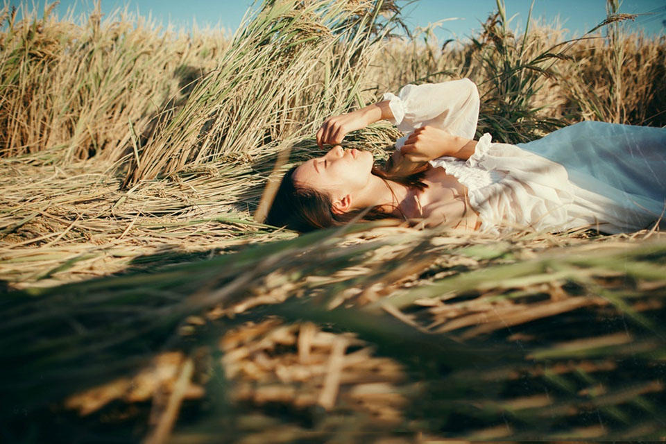 麦田里的纯色天使