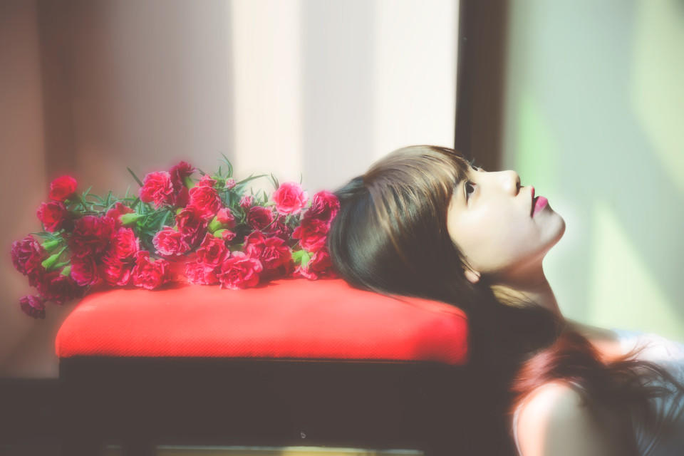 恬静女孩的梦幻美