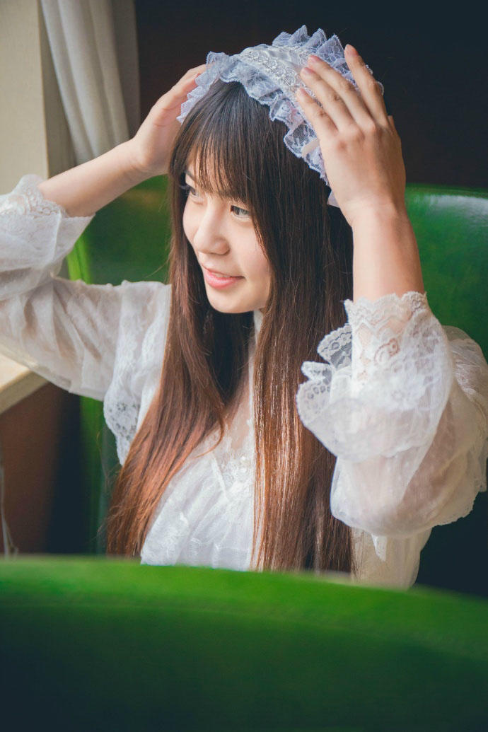 少女的甜美微笑