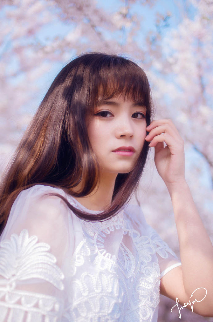 樱花下你的美丽