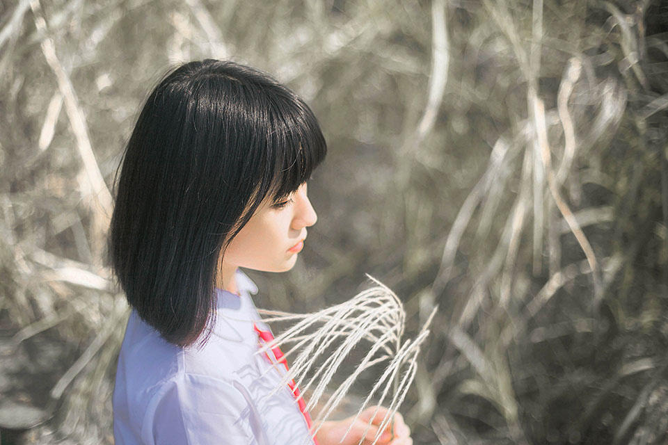 芦苇丛中的可爱校花