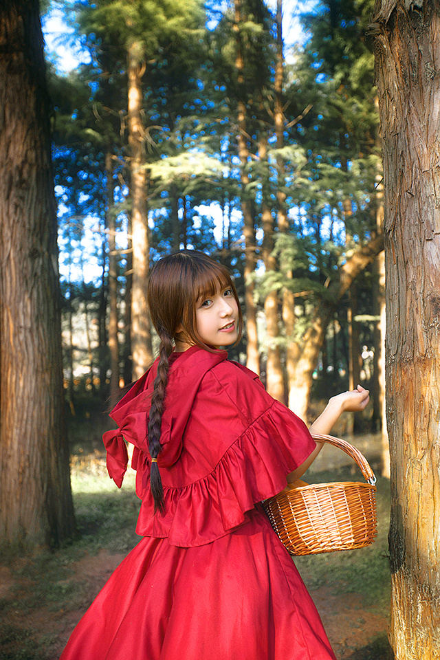 迷路的可爱小红帽