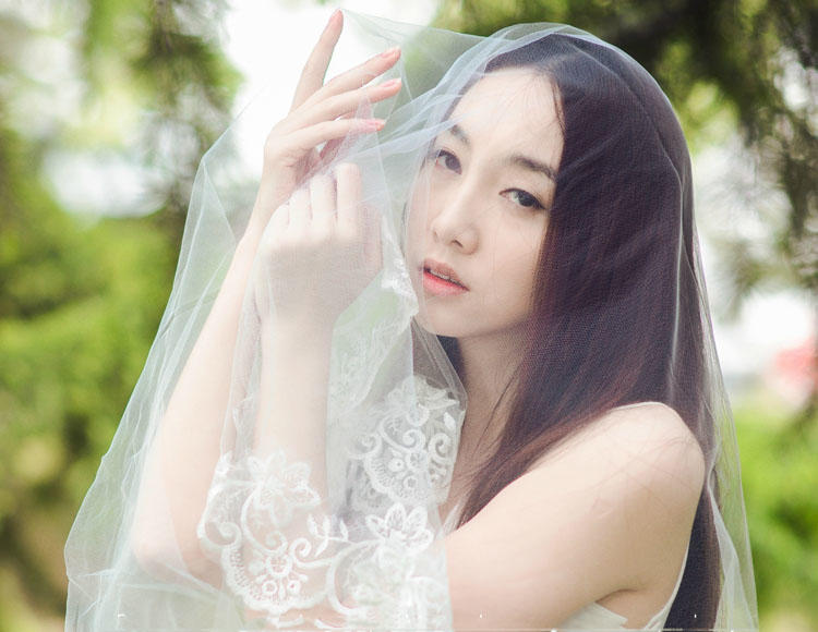 森林中的迷人天使