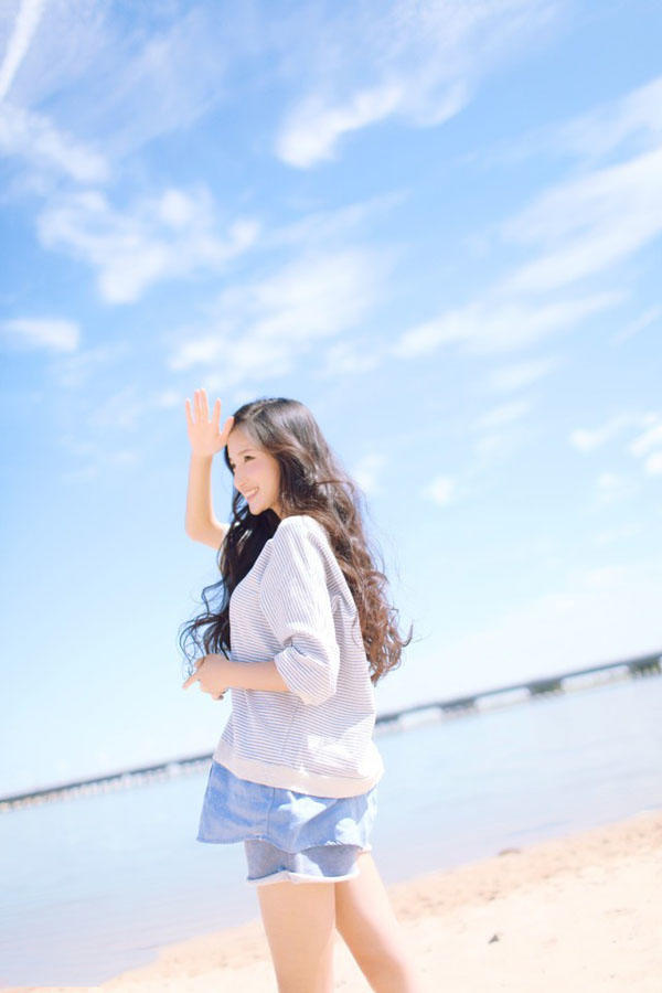 阳光春日清浅沙滩