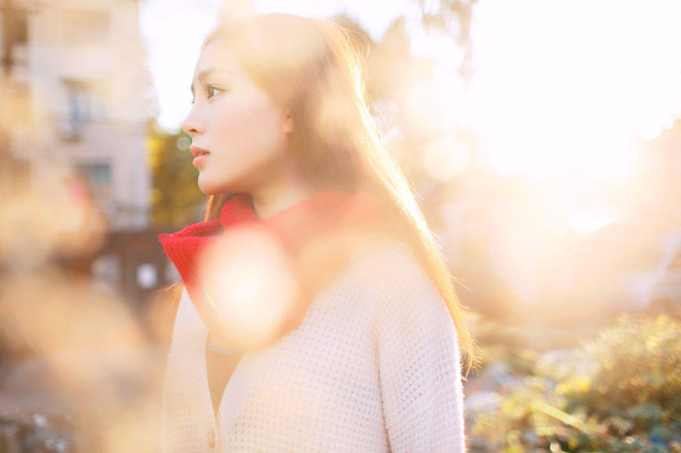 逆光下的甜美诱惑