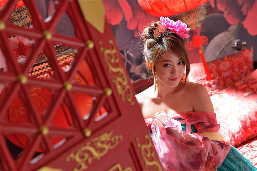 美女古典白嫩诱惑