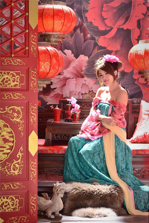 美女古典白嫩诱惑