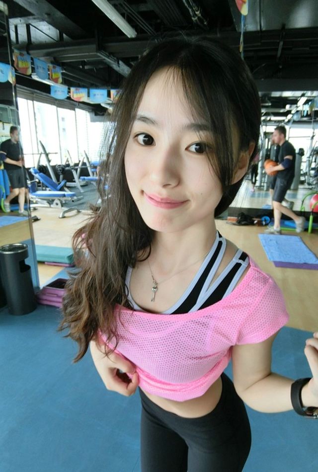 美女私房小秀身材