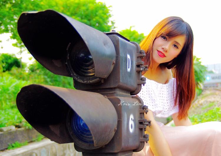 清纯少女露香肩