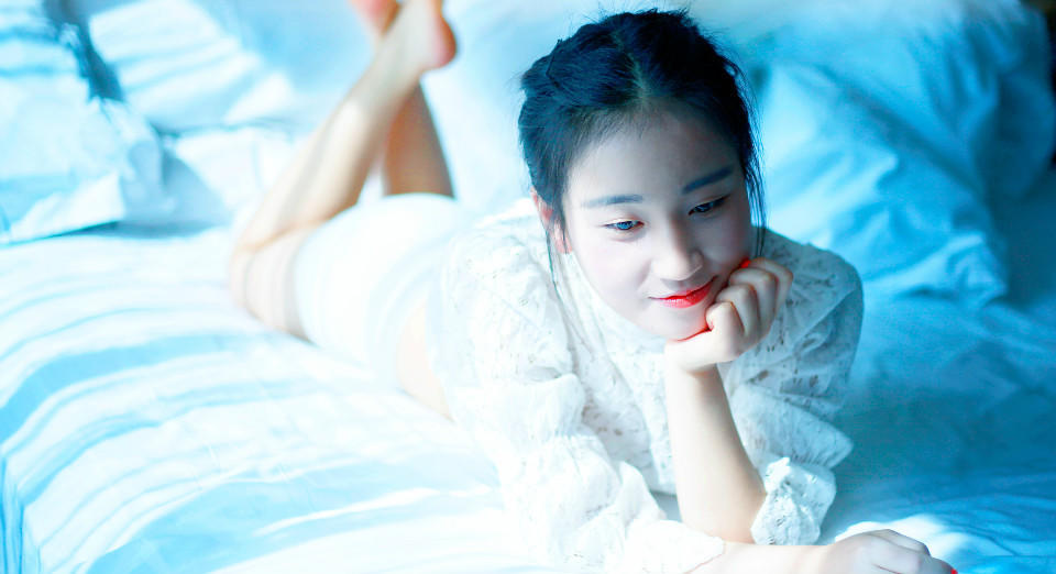 草莓小清新美女