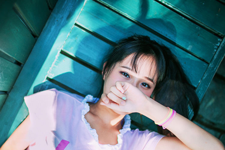 清纯小蛮腰美女