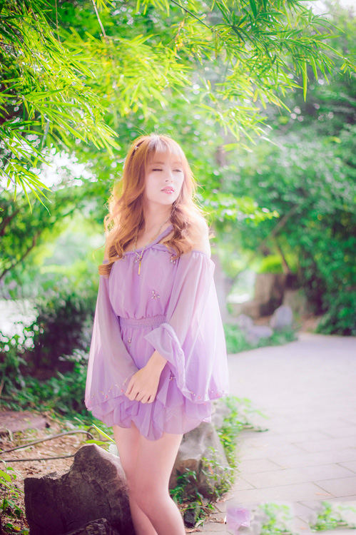 充满灵动的少女