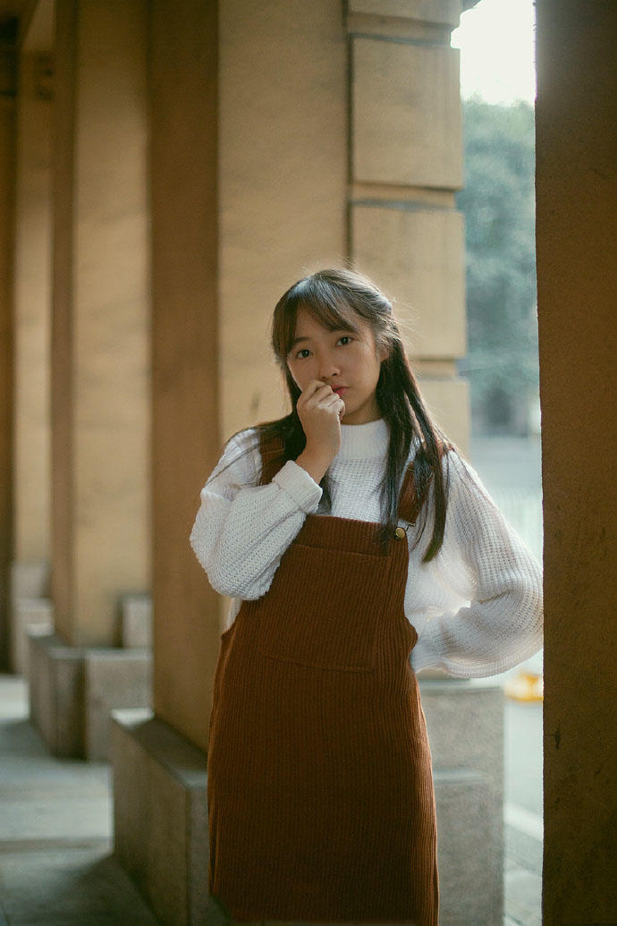 甜美少女的户外