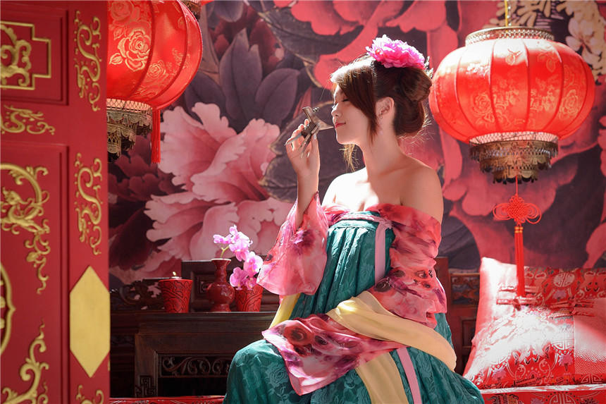 美女古典白嫩诱惑