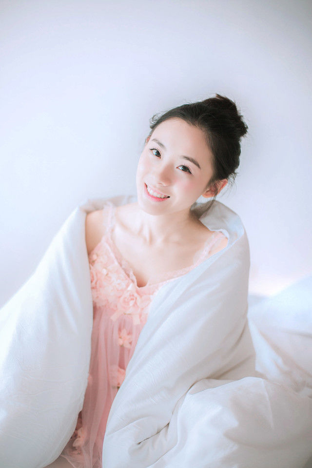 俏皮的水果女孩