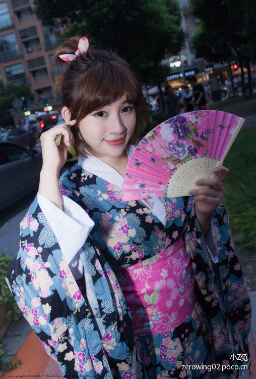 身材曼妙的和服少女