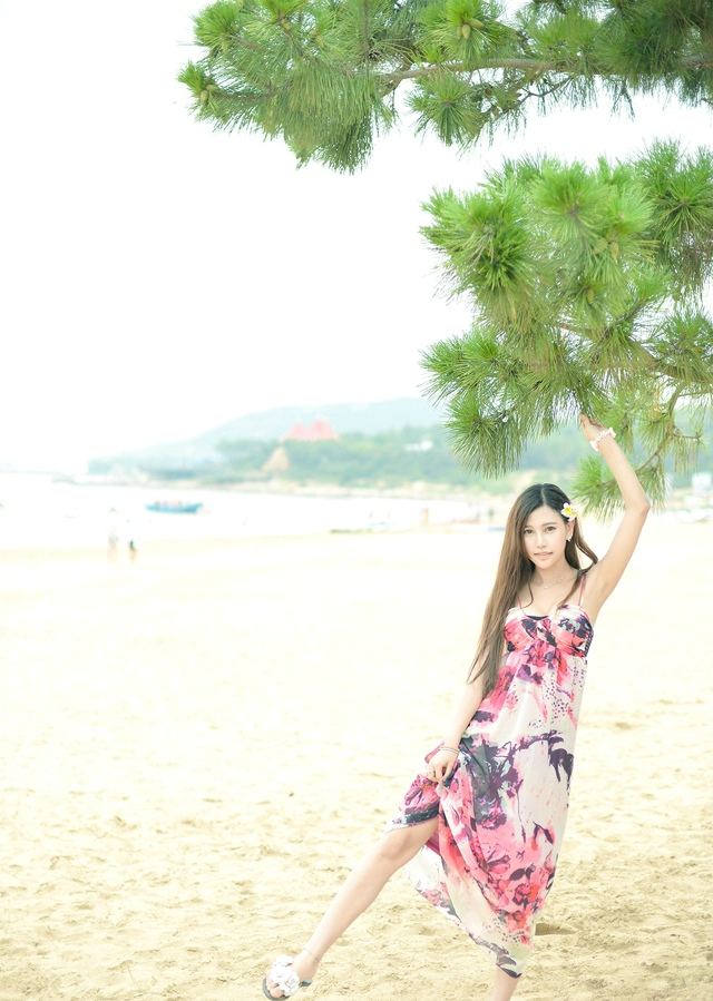 女神楚楚碎花连衣裙