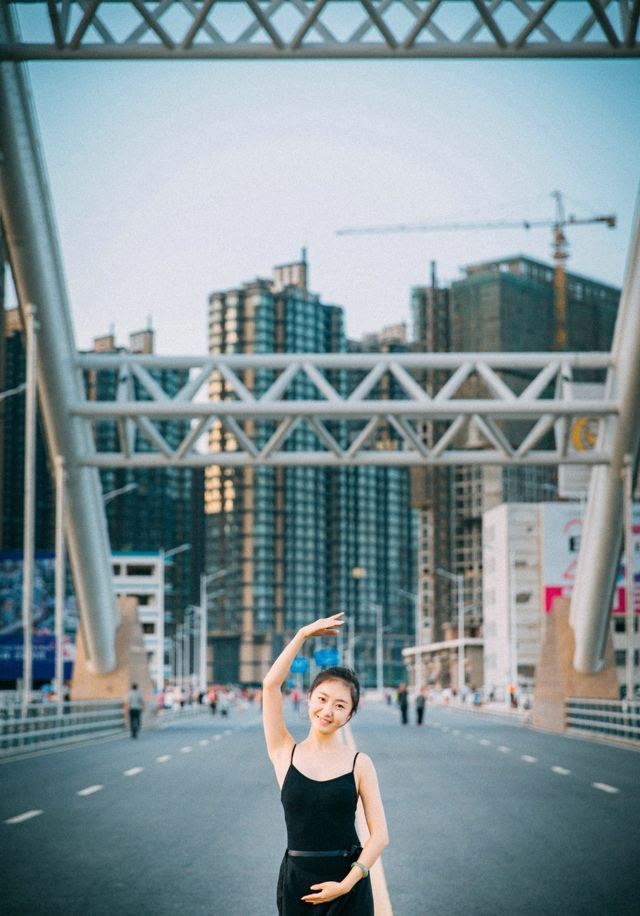 气质优雅的舞蹈少女