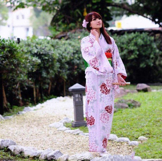 台湾美女和服