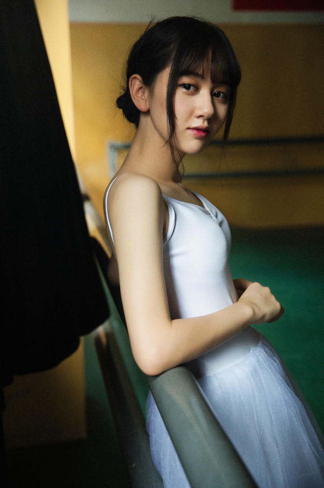 清新的芭蕾舞女孩