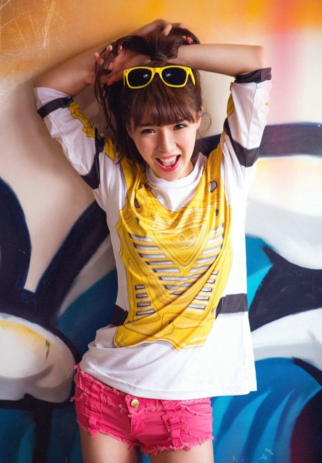 热辣美女蛮腰尽显