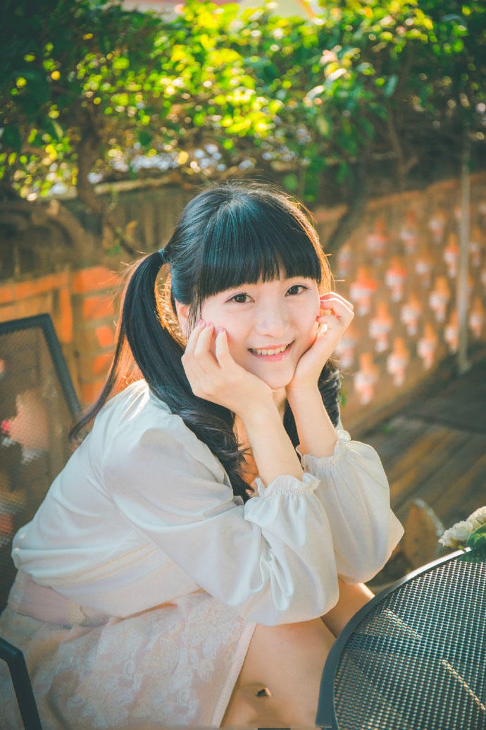 可爱少女的清新夏日