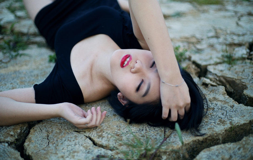 诱惑的妩媚少女