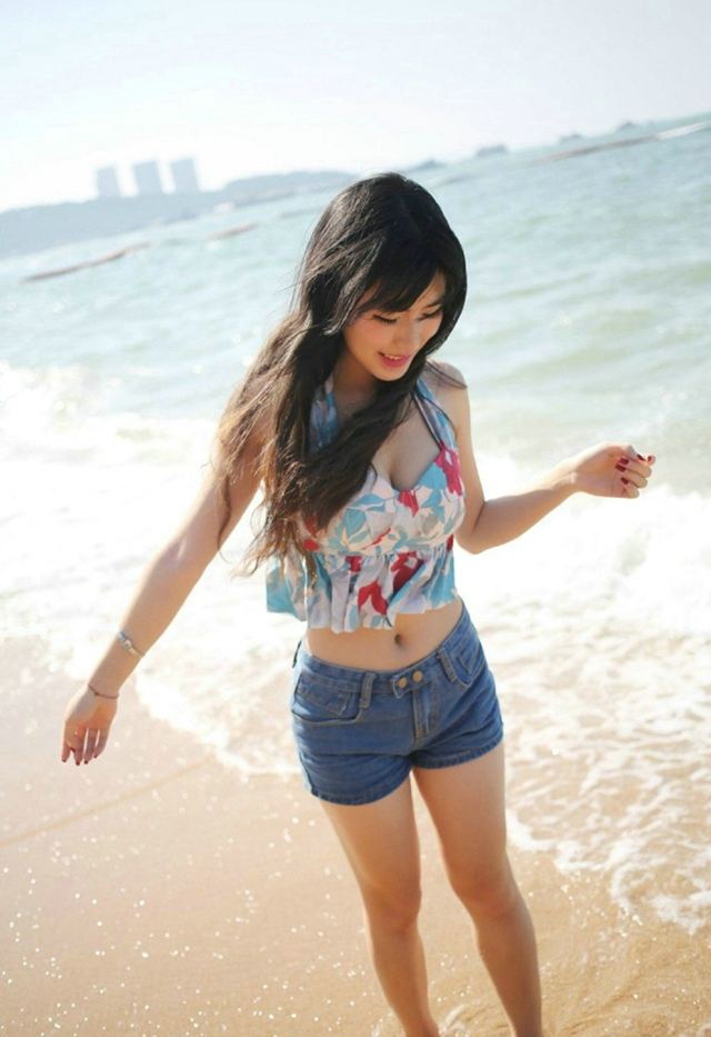 女神夏天的街拍