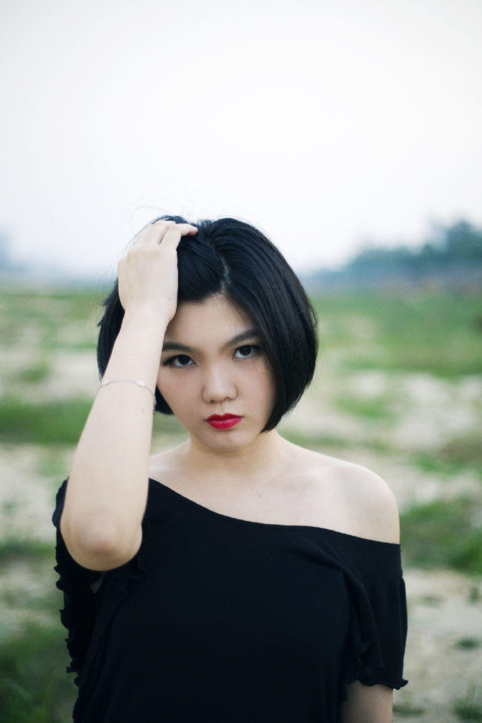 诱惑的妩媚少女