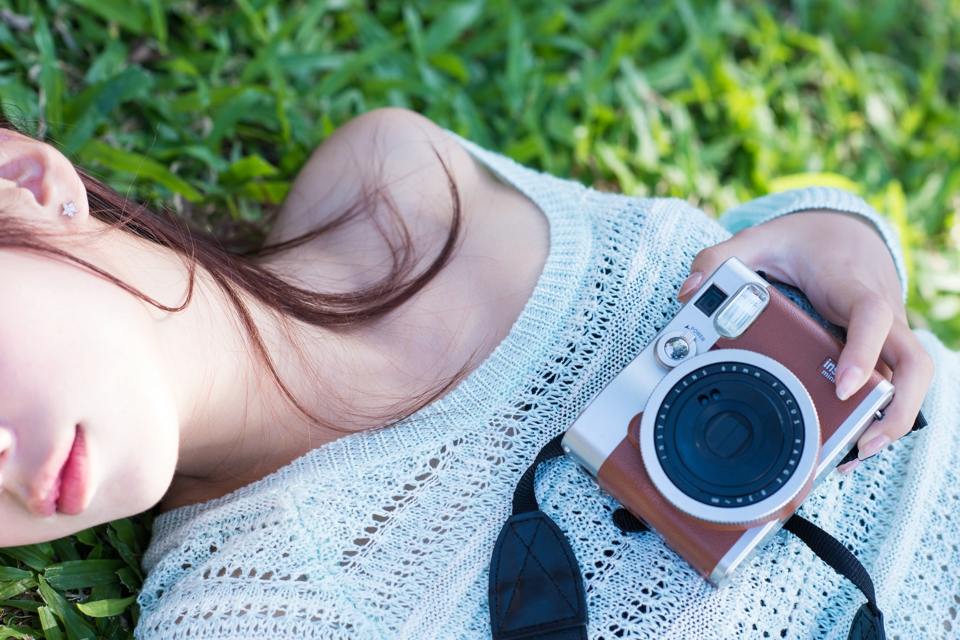 邻家女孩香肩诱惑