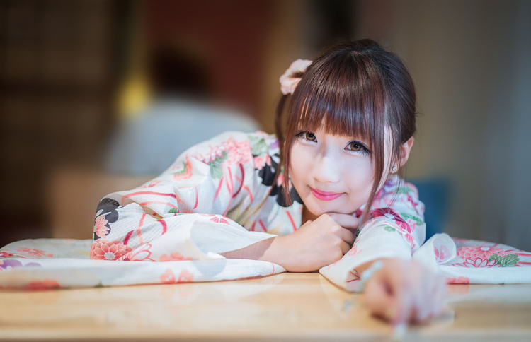 可爱的和服少女