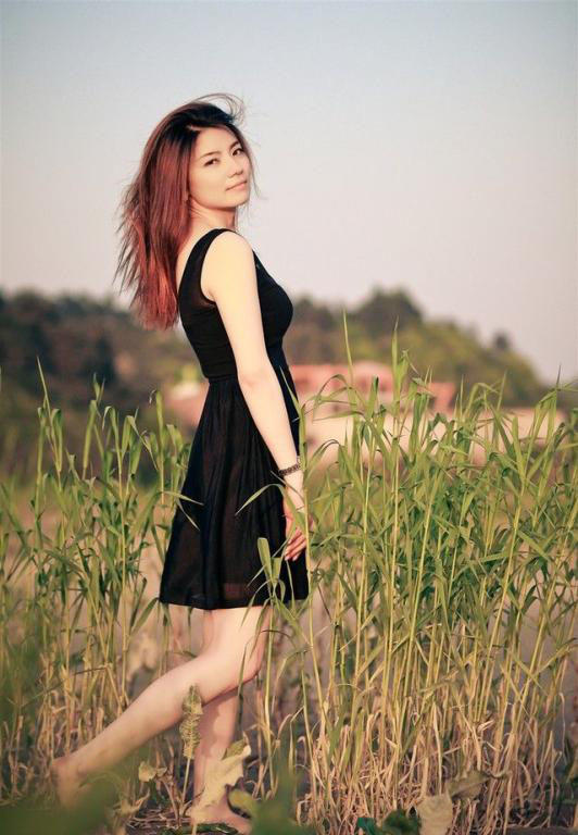美女郊外的诱惑